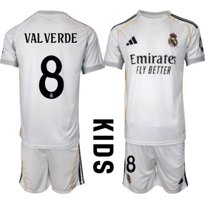 Köp Barn Real Madrid Hemmatröja 2025/26 Federico Valverde #8 Fotbollssats Kortärmad (+ Shorts)