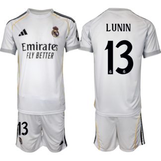Köp Herr Real Madrid Hemmatröja 2025/26 Andriy Lunin #13 Fotbollsmatchställ (kortärmad tröja + shorts)