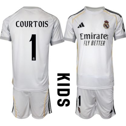 Köp Barn Real Madrid Hemmatröja 2025/26 Thibaut Courtois #1 Fotbollssats Kortärmad (+ Shorts)