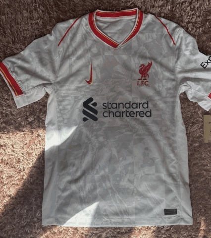 Köpa Liverpool Tredjetröja
