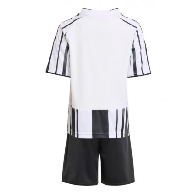 Juventus Barn Hemmaställ 2025/26 Kortärmad Tröja + Shorts-1