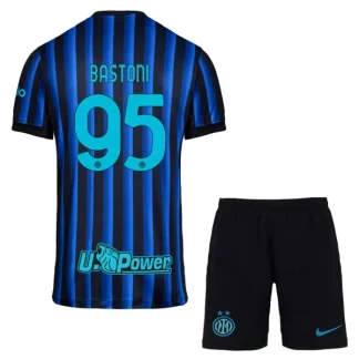 Inter Milan Barn Hemmatröja 2025/26 Alessandro Bastoni 95 Kortärmad Fotbollsställ med Shorts