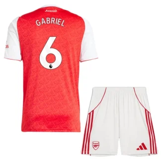 Arsenal Barn Hemmaställ 2025/26 – Gabriel Magalhães 6 – Kortärmad Fotbollströja + Shorts