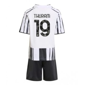Juventus Barn Hemmaställ 2025/26 Khéphren Thuram 19 Kortärmad Tröja + Shorts