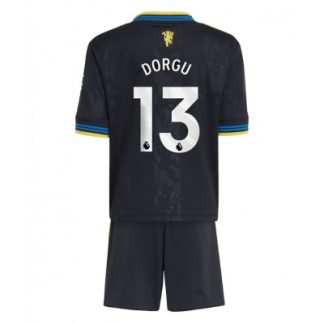 Manchester United Barn Tredjeställ 2025/26 Patrick Dorgu 13 Kortärmad Tröja + Shorts
