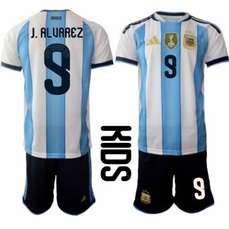 Argentina 2026 VM Hemmaställ Barn Julián Alvarez #9 Kortärmad Fotbollströja + Shorts