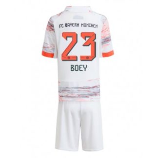 FC Bayern München Barn Bortaställ 2025/26 Sacha Boey #23 Kortärmad + Shorts