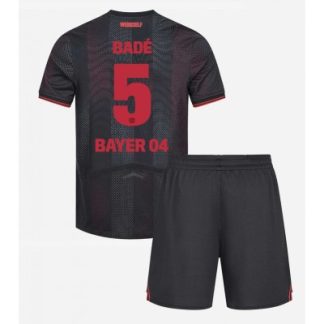 Bayer 04 Leverkusen Hemmatröja 2025–26 Barn Set – Loïc Badé #5 Kortärmad Fotbollströja med Shorts