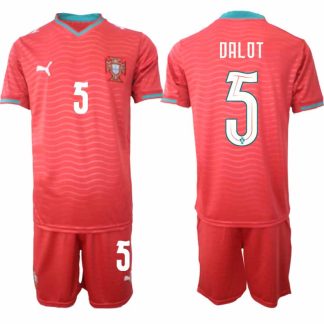 Portugal Hemmaställ VM 2026 Diogo Dalot #5 Herr Kortärmad Fotbollströja med Shorts