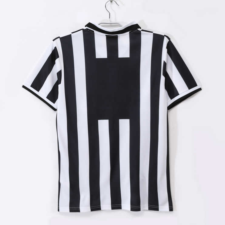 Juventus 1995/97 Retro Hemmatröja – Klassisk Fotbollströja