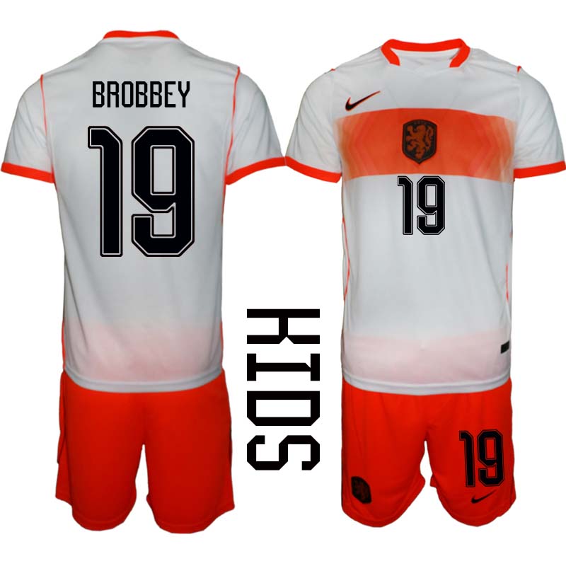 Nederländerna VM 2026 Bortaställ Barn Brian Brobbey 19 Fotbollströja och Shorts