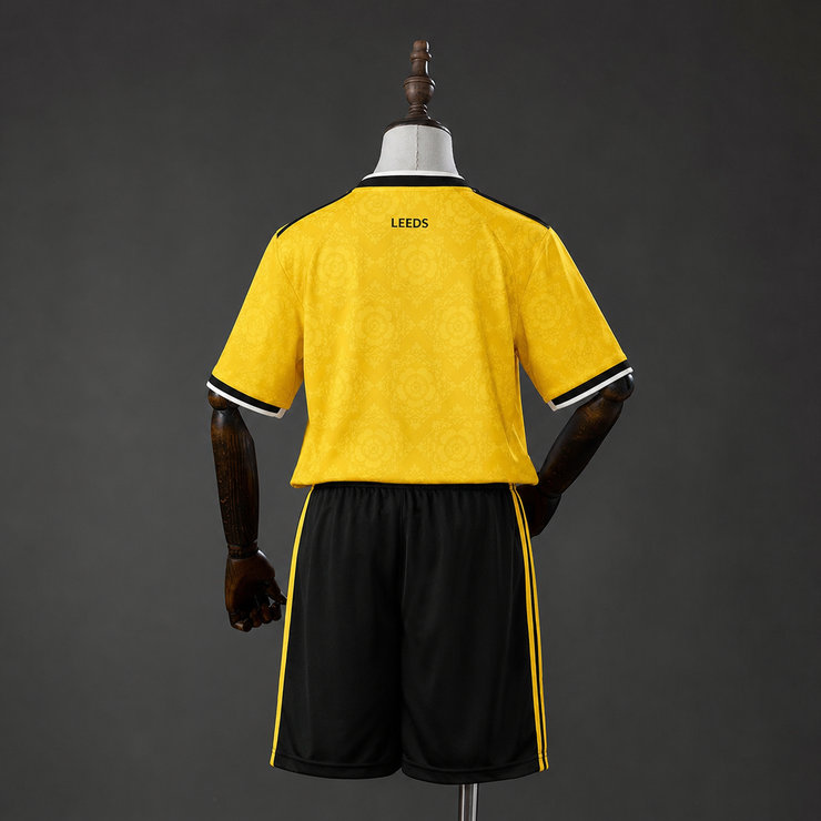 Leeds United 2026/27 Bortaställ Barn Fotbollströja med Shorts
