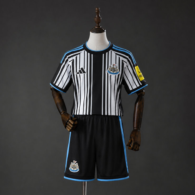 Newcastle United 2026/27 Hemmaställ Barn Fotbollströja med Shorts