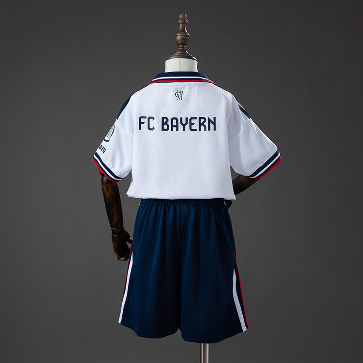 FC Bayern München 2026/27 Bortaställ Barn med Shorts
