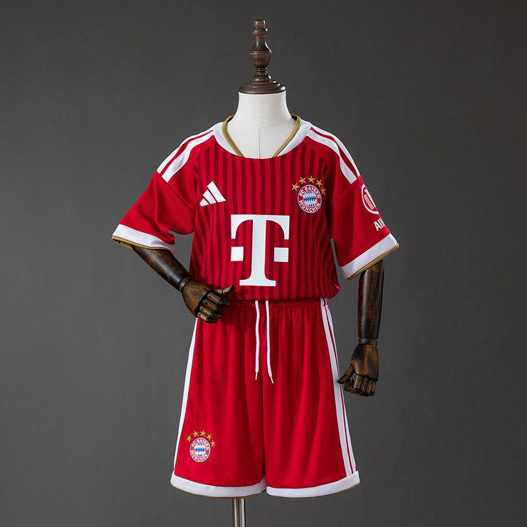 FC Bayern München 2026/27 Hemmaställ Barn med Shorts