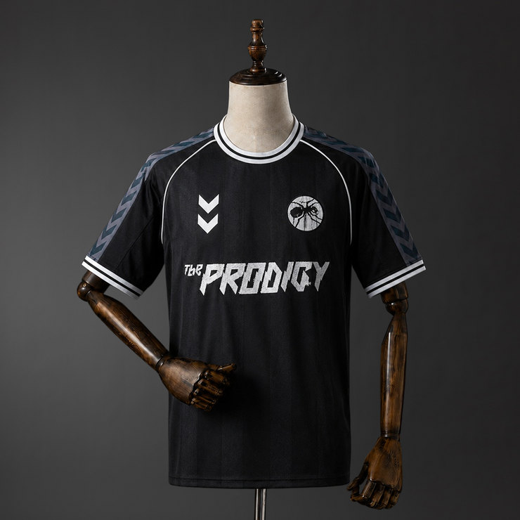 The Prodigy x Hummel 2026 Hemmatröja Herr Svart Fotbollströja