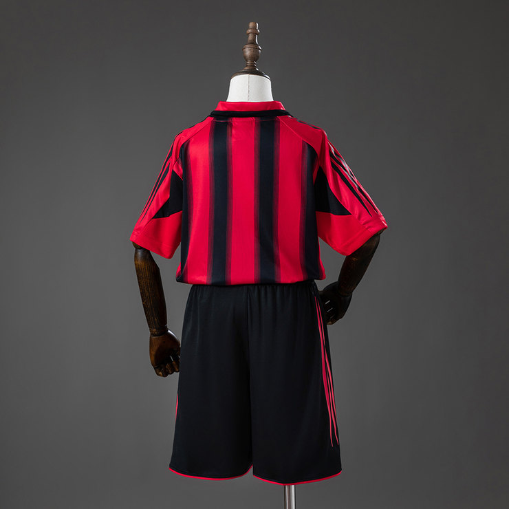 AC Milan 2004/05 Retro Hemmaställ Barn Röd och Svart med Shorts