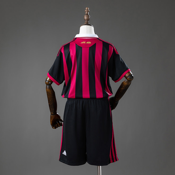 AC Milan 2009/10 Retro Hemmaställ Barn Röd och Svart med Shorts