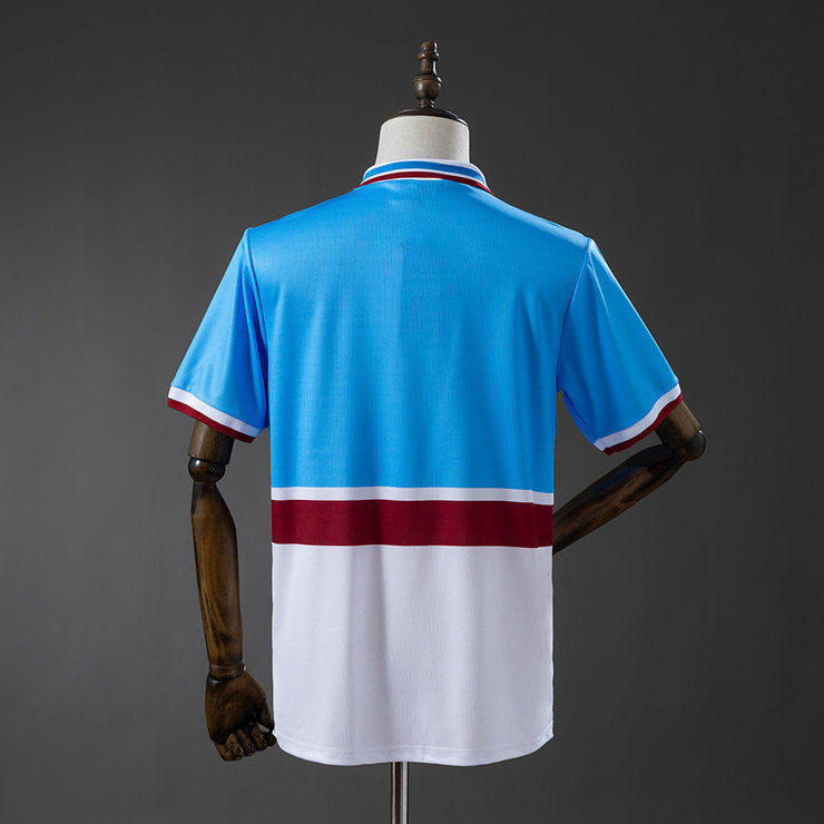 Aston Villa 1997/98 Retro Bortatröja Herr Ljusblå Vit och Vinröd Fotbollströja