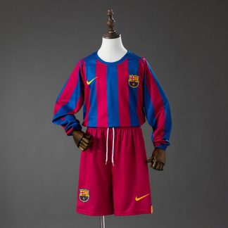 Barcelona 2005/06 Retro Hemmaställ Barn Långärmat Blå och Röd med Shorts