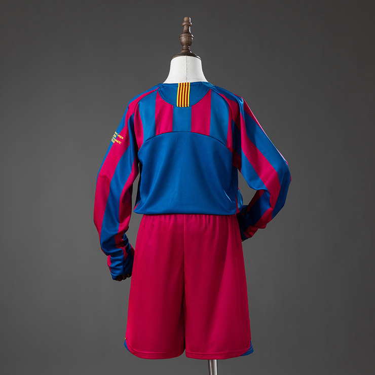 Barcelona 2005/06 UEFA Champions League Retro Hemmaställ Barn Långärmat Blå och Röd med Shorts