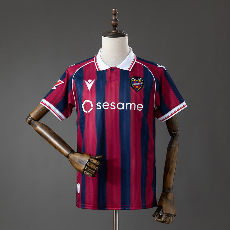 Levante UD 2026/27 Hemmatröja Herr Marinblå och Vinröd Fotbollströja